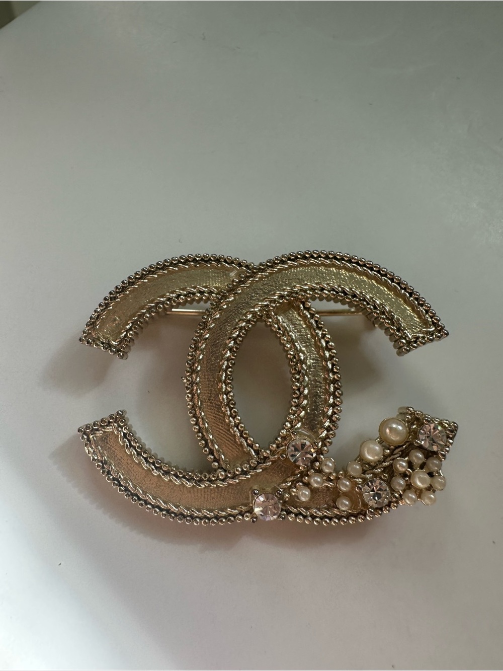 CHANEL Gold-Tone Interlocking CC Brooch with Pearls & Crystals - Picture 2 of 3